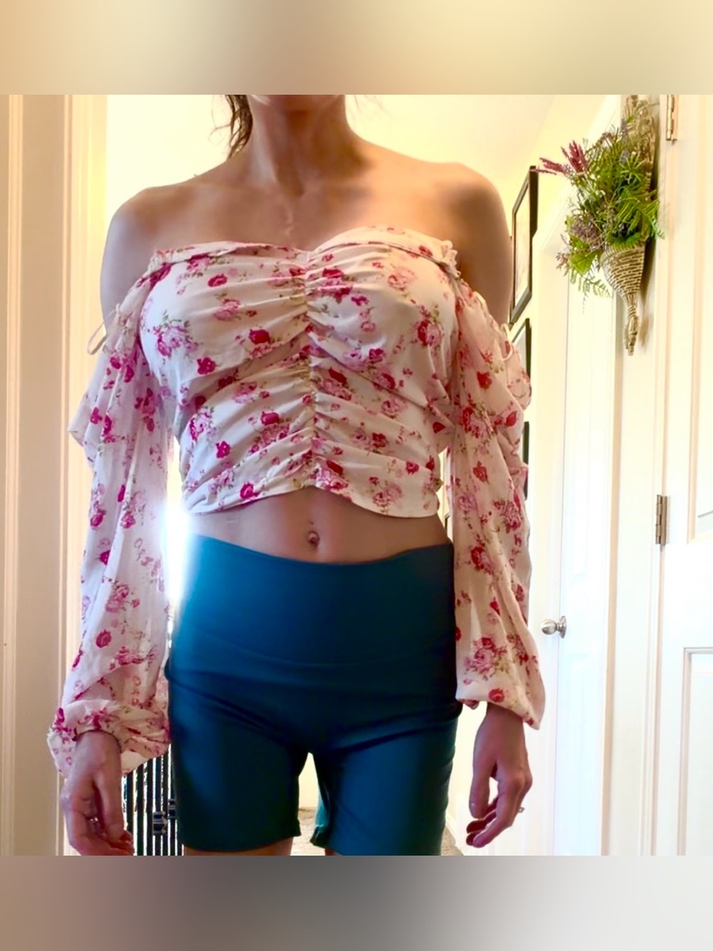 NWOT small Shoulder Floral Ruched Crop Top